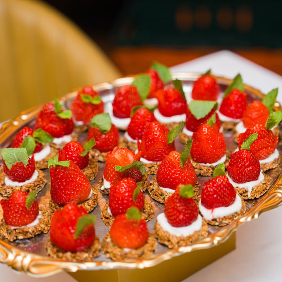 Strawberry Granola Pots